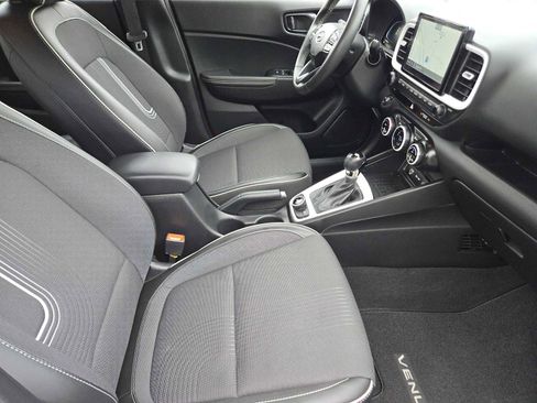 Certified 2025 Hyundai Venue Limited image 13