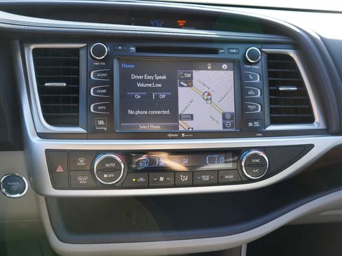 Used 2014 Toyota Highlander Limited image 12