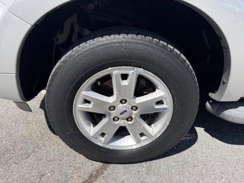 Used 2010 Ford Explorer XLT RWD image 10