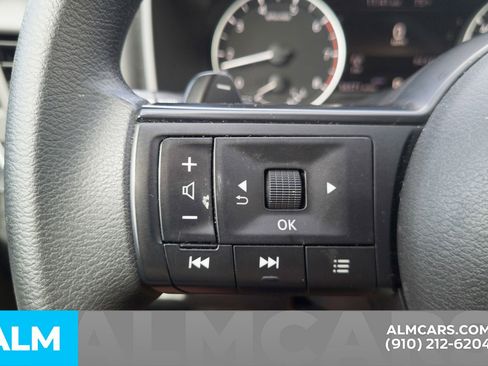 Used 2024 Nissan Rogue S image 14