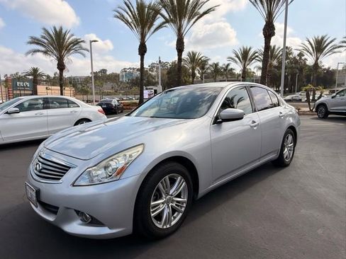 Used 2015 INFINITI Q40 w/ Navigation Package RWD image 1