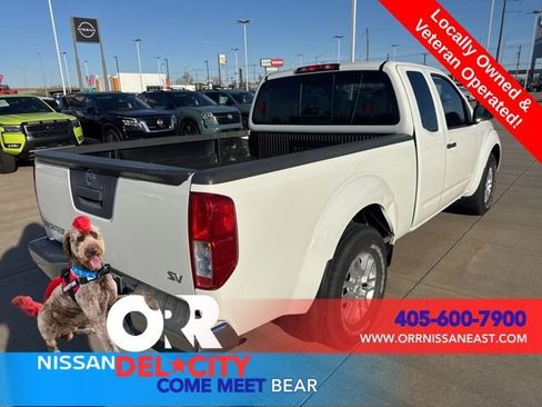 Used 2015 Nissan Frontier SV image 5