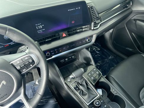 Certified 2025 Kia Sportage SX image 23