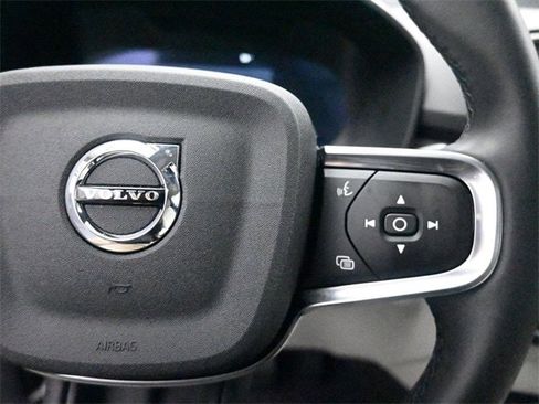 Used 2025 Volvo XC40 B5 Ultra image 14
