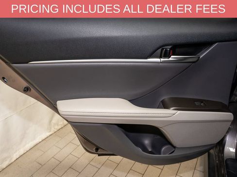 Used 2022 Toyota Camry XLE w/ Navigation Upgrade Package FWD image 8