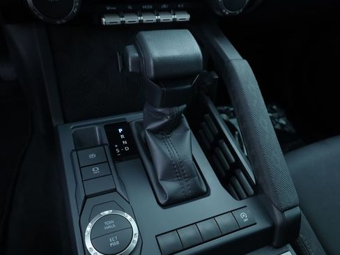 Used 2025 Toyota Tacoma SR5 image 8