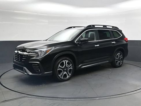 Used 2025 Subaru Ascent Touring w/ Popular Package #2 AWD/4WD image 9