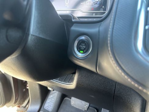 Used 2023 GMC Yukon XL AT4 w/ Technology Package image 17