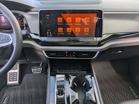 New 2026 Volkswagen Atlas Peak Edition image 17