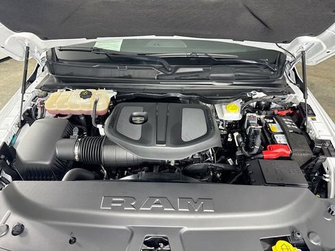 Used 2025 RAM 1500 Big Horn AWD/4WD image 33