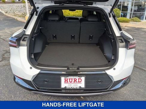 New 2025 Chevrolet Equinox EV LT image 30