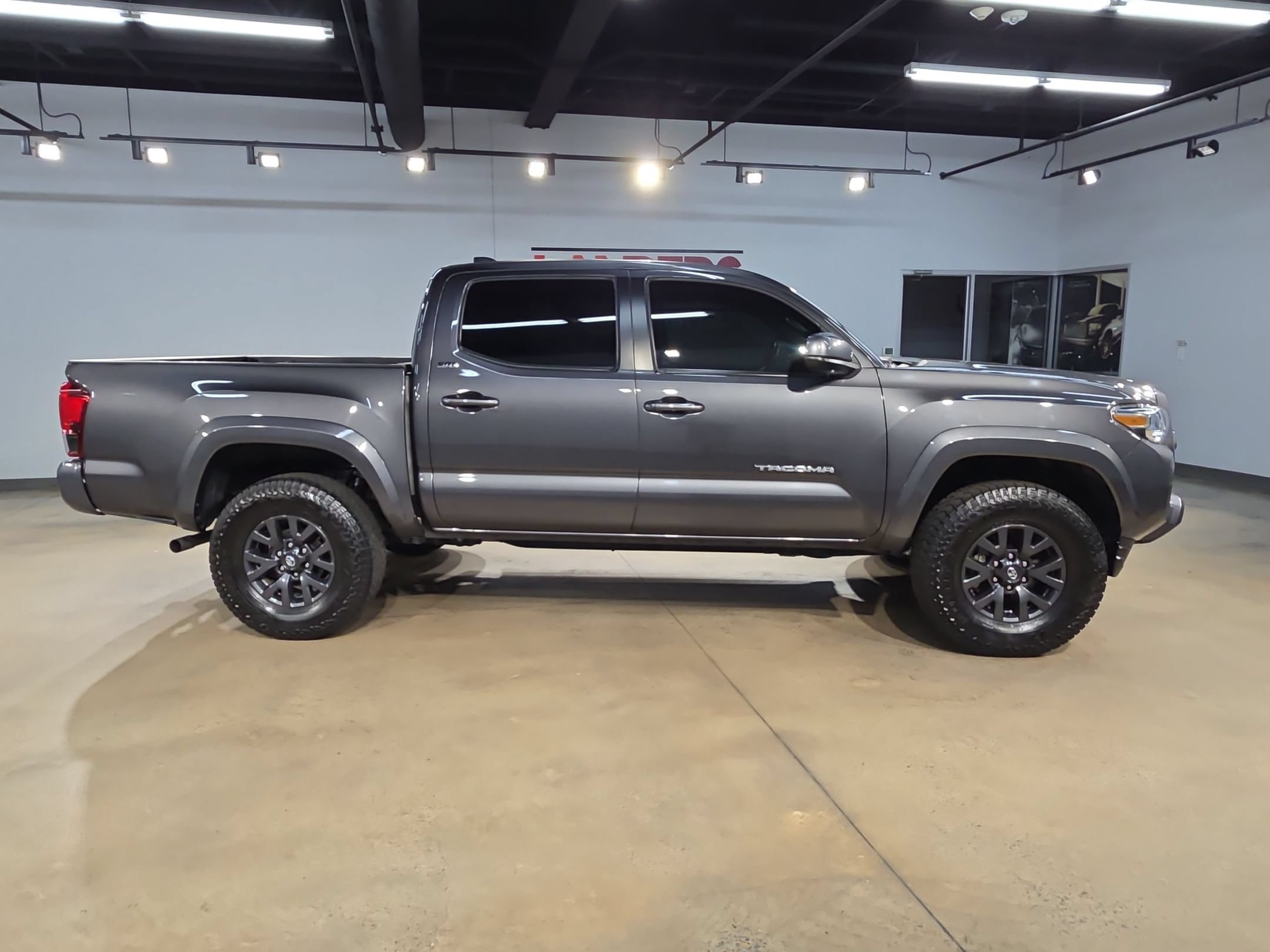 Used 2023 Toyota Tacoma SR5 RWD image 8