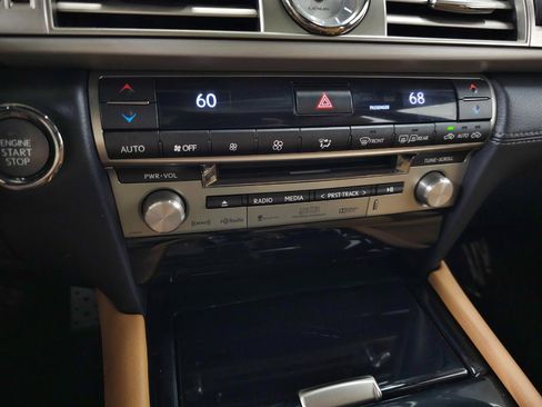 Used 2015 Lexus LS 460 AWD w/ F Sport Package image 28