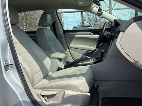 Used 2014 Volkswagen Passat 1.8T Wolfsburg Edition image 10