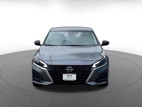 Used 2025 Nissan Altima 2.5 SV image 4