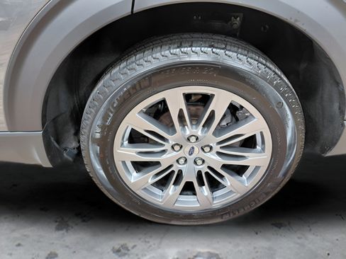 Used 2026 Ford Explorer Platinum AWD/4WD image 17