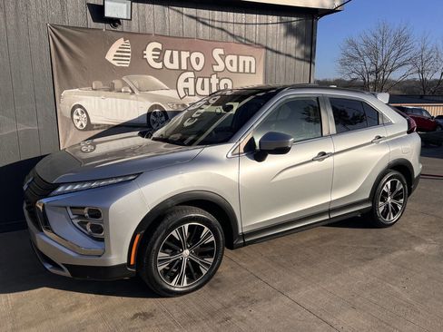 Used 2022 Mitsubishi Eclipse Cross SE image 3