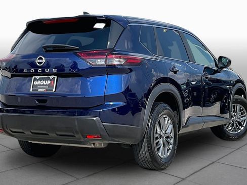 Used 2026 Nissan Rogue SV FWD image 12