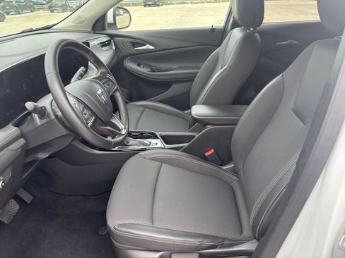 Used 2025 Buick Encore GX Preferred AWD/4WD image 25