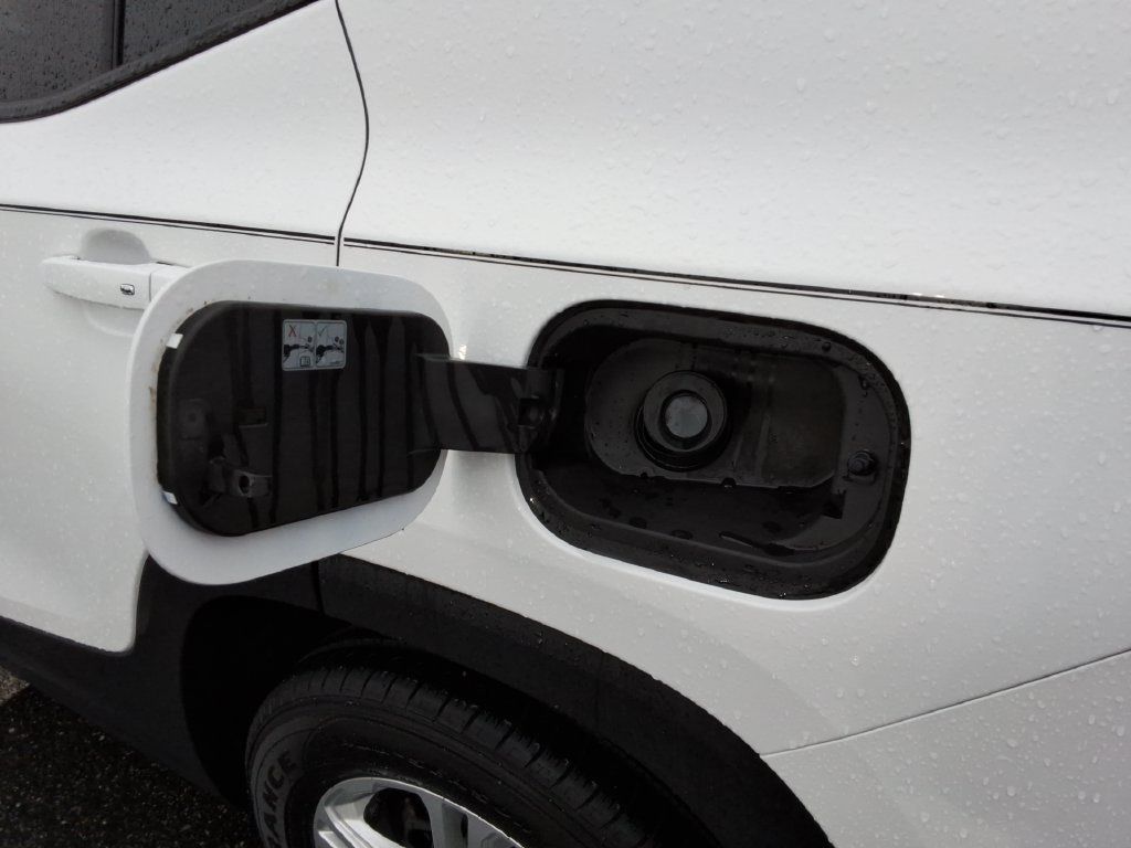 Used 2019 GMC Terrain SLE w/ LPO, Floor Liner Package AWD/4WD image 12