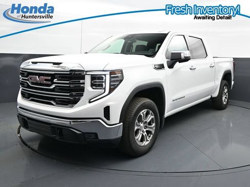 Used 2025 GMC Sierra 1500 SLT AWD/4WD image 3