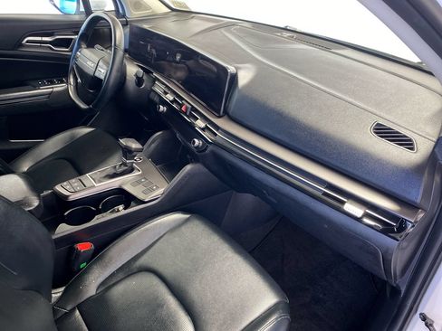 Certified 2026 Kia Sportage EX FWD image 29