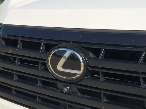 Used 2024 Lexus GX 550 w/ Accessory Package (31) AWD/4WD image 11
