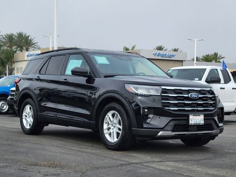 Used 2026 Ford Explorer Active w/ Active Comfort Package RWD image 1