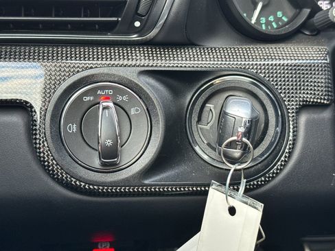 Used 2016 Porsche 911 R image 21