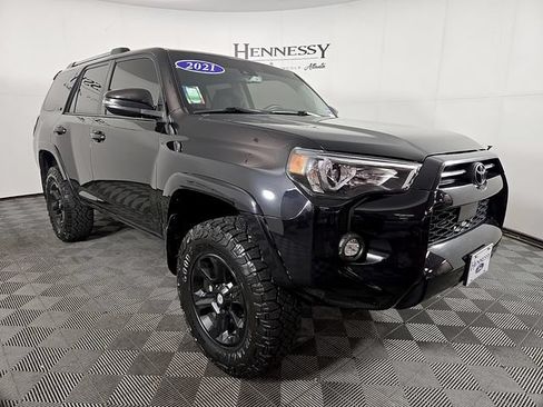 Used 2021 Toyota 4Runner SR5 Premium AWD/4WD image 4