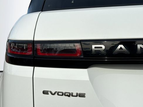 Used 2022 Land Rover Range Rover Evoque R-Dynamic S image 10