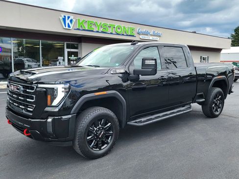 Used 2024 GMC Sierra 2500 AT4 AWD/4WD image 1