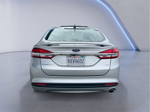 Used 2018 Ford Fusion SE w/ Equipment Group 201A FWD image 5