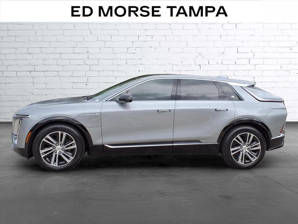 Certified 2024 Cadillac Lyriq Luxury RWD image 2
