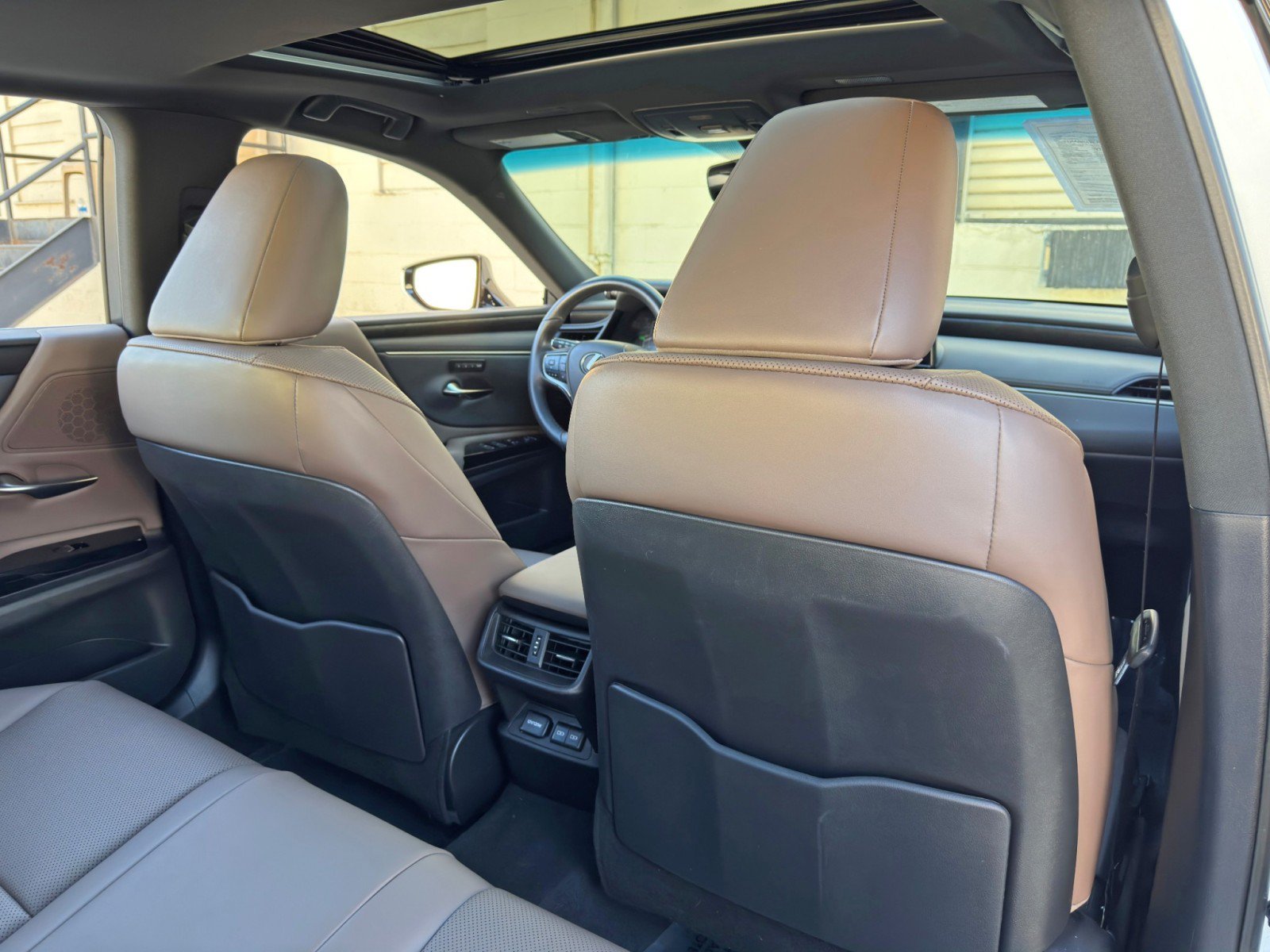 Used 2024 Lexus ES 300h w/ Premium Package FWD image 42