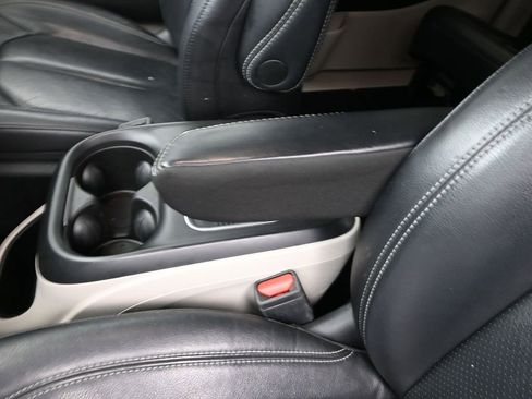 Used 2022 Chrysler Pacifica Touring-L image 20