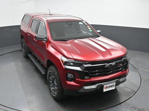 Used 2023 Chevrolet Colorado Z71 w/ Advanced Trailering Package AWD/4WD image 32
