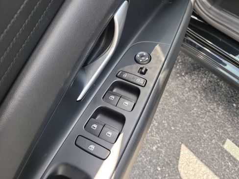 Used 2022 Hyundai Elantra SEL FWD image 13