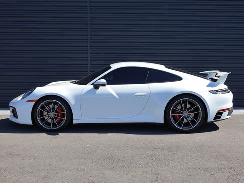 Used 2024 Porsche 911 Carrera 4S AWD/4WD image 2