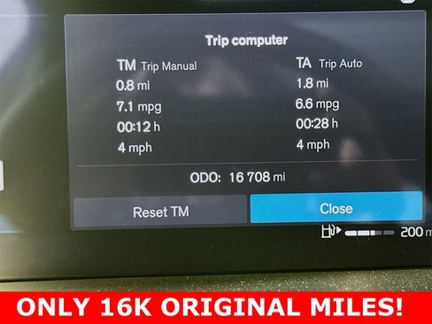 Used 2025 Volvo XC40 B5 Core image 15