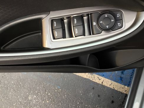 Used 2023 Chevrolet Malibu LT image 8