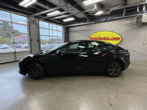 Used 2021 Tesla Model 3 Standard Range Plus RWD image 2