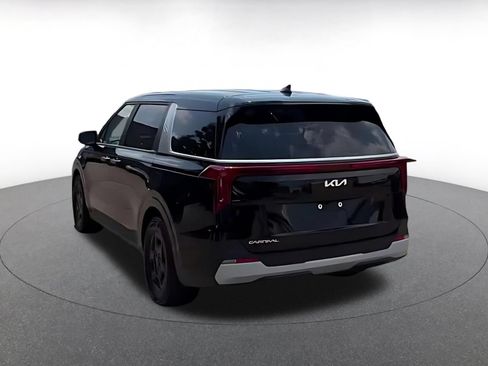Used 2026 Kia Carnival FWD image 10