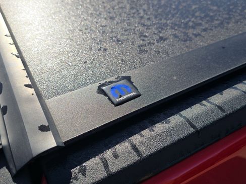 Used 2024 Jeep Gladiator Sport image 14