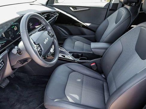 Used 2025 Kia Niro EX FWD image 22