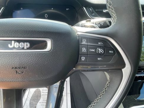 Used 2023 Jeep Grand Cherokee L Laredo AWD/4WD image 17