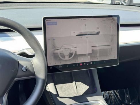 Used 2023 Tesla Model Y Long Range AWD/4WD image 5