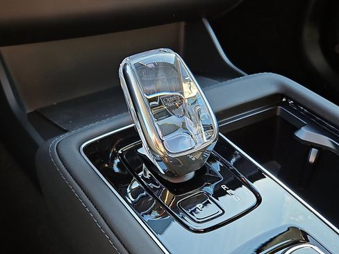 New 2026 Volvo XC90 B6 Ultra w/ Protection Package AWD/4WD image 13