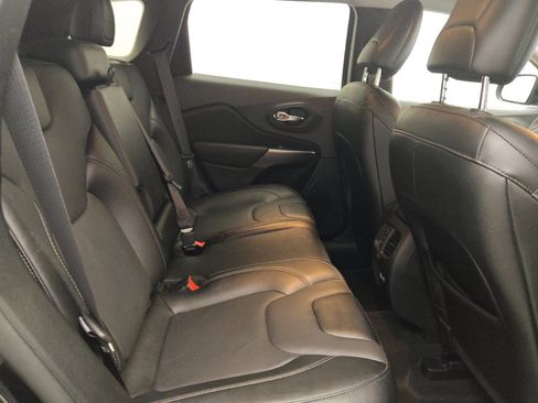 Used 2022 Jeep Cherokee Latitude Lux AWD/4WD image 19