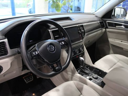 Used 2019 Volkswagen Atlas SEL R-Line image 12